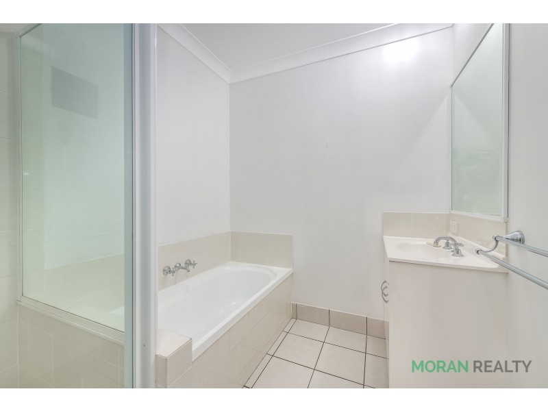 2/21 Hellman Street, Molendinar QLD 4214