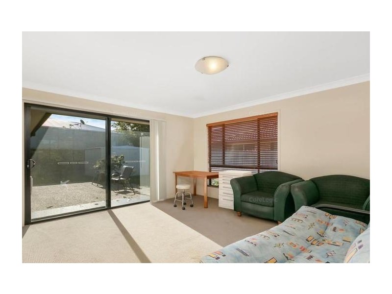 93 Crestwood Drive, Molendinar QLD 4214