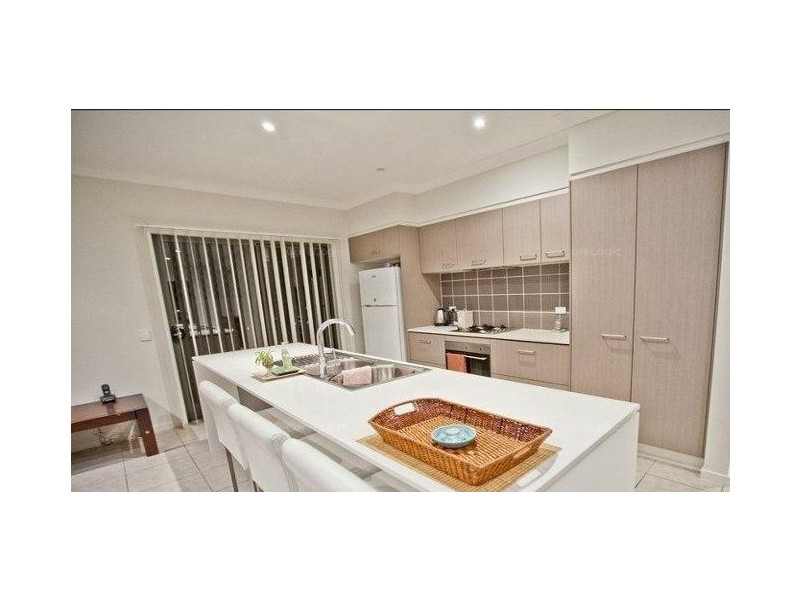 33 Highcrest Circuit, Molendinar QLD 4214