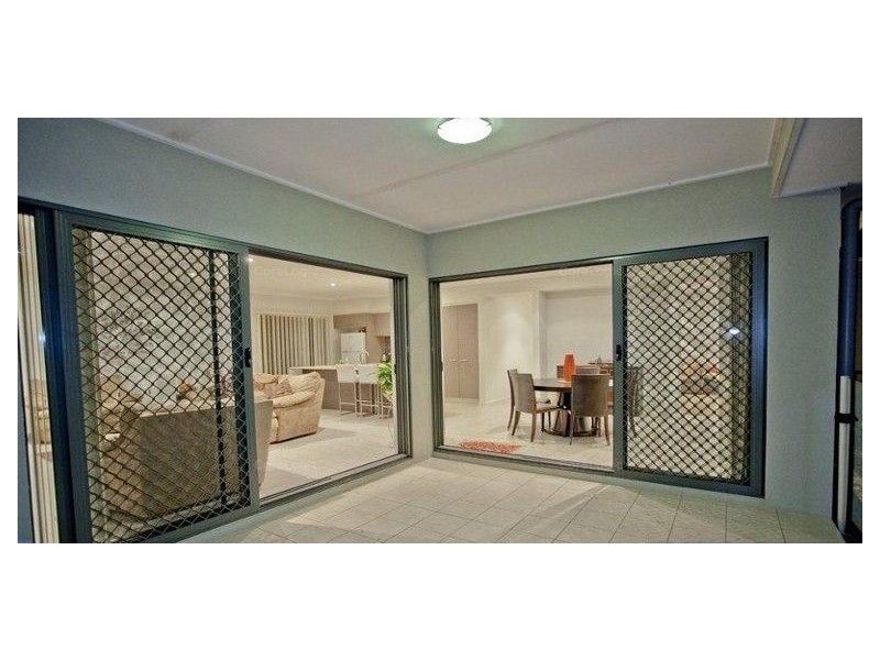 33 Highcrest Circuit, Molendinar QLD 4214