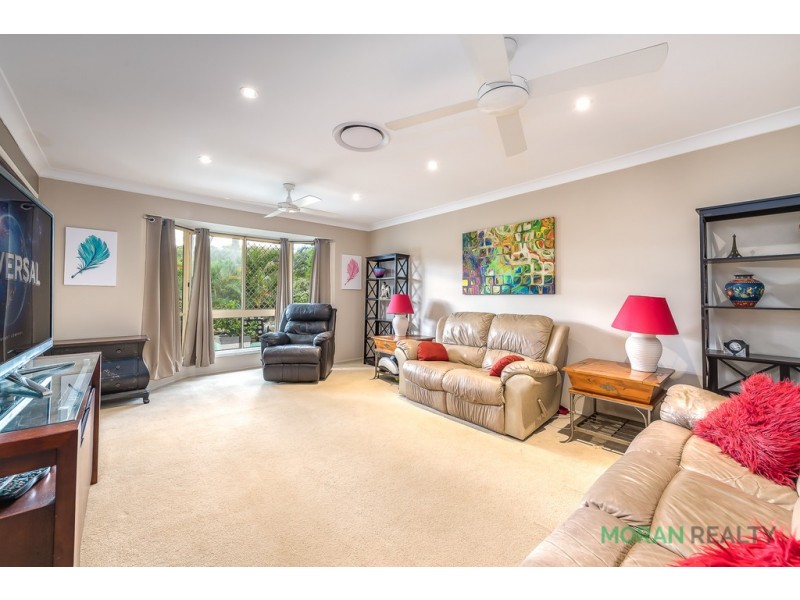 8 Manse Court, Molendinar QLD 4214