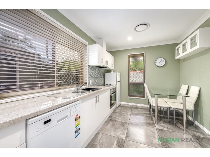 8 Manse Court, Molendinar QLD 4214