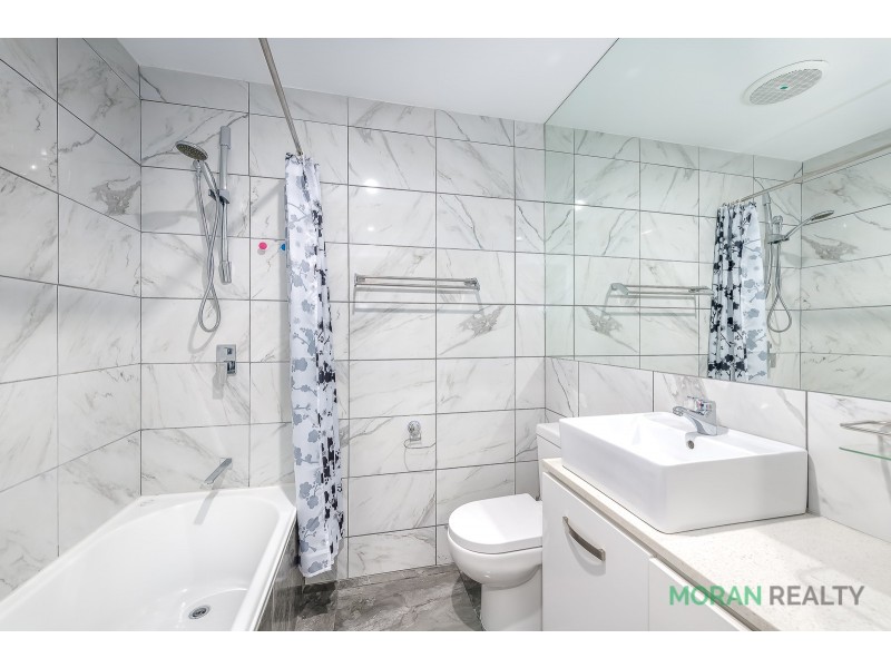 8 Manse Court, Molendinar QLD 4214