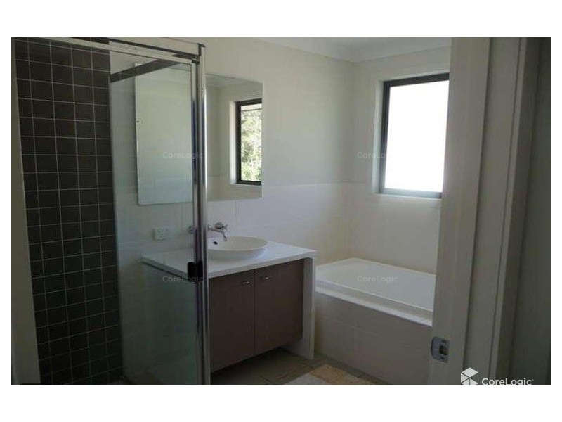 26 Lockwood Place, Molendinar QLD 4214