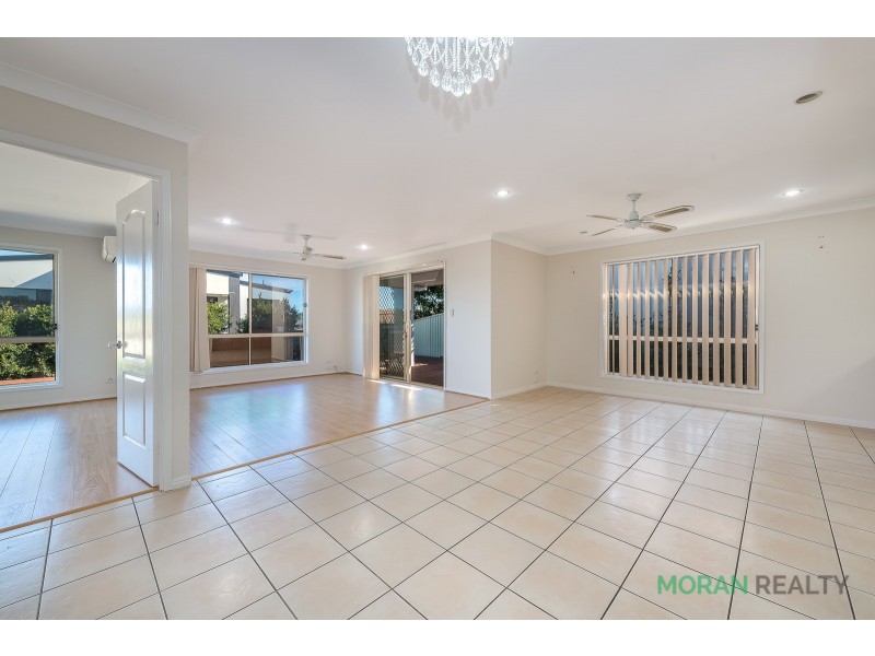 50 Tee Trees Boulevard, Arundel QLD 4214