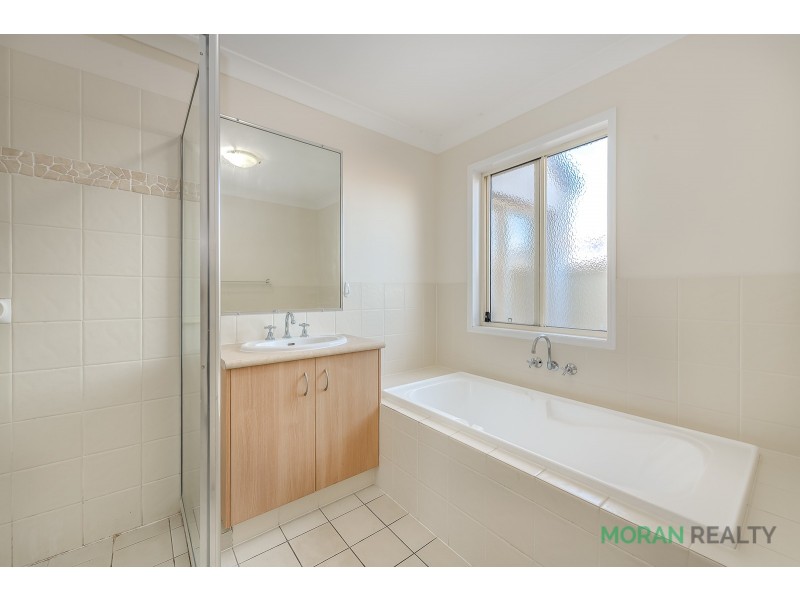 50 Tee Trees Boulevard, Arundel QLD 4214