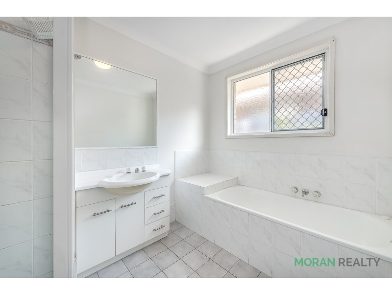 19 Fairweather Drive, Parkwood QLD 4214