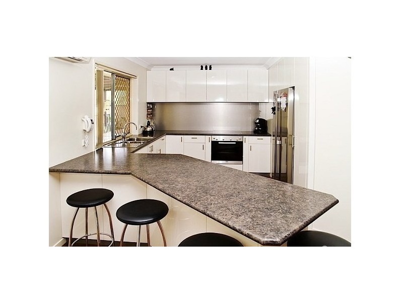 2/64 McMillan Street, Labrador QLD 4215