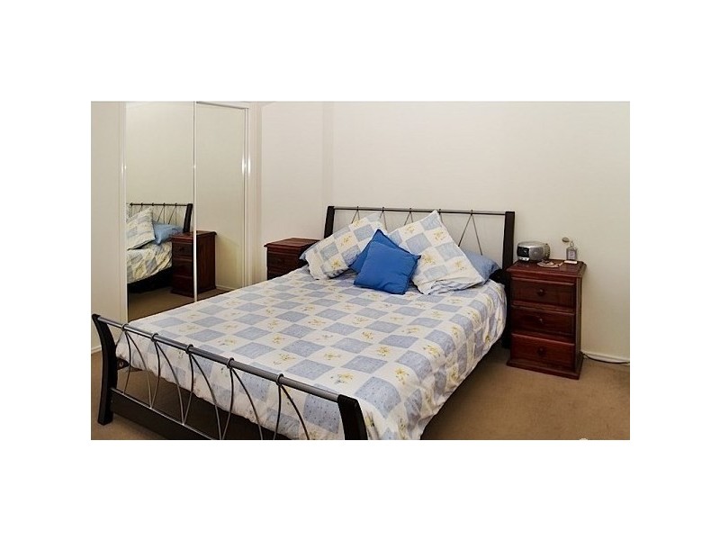 2/64 McMillan Street, Labrador QLD 4215