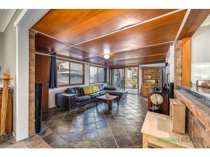 10 Levestam Court, Carrara QLD 4211