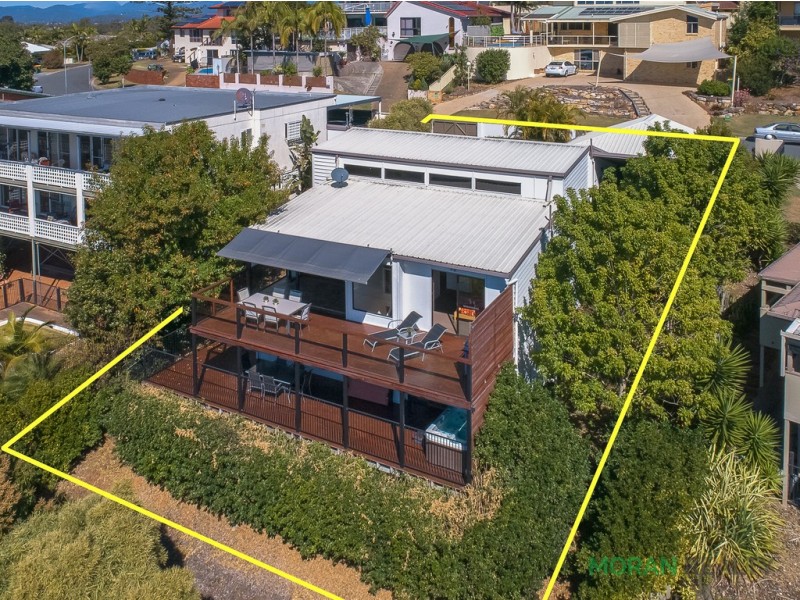 8 Summit Crescent, Carrara QLD 4211