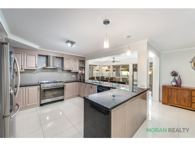 10 Arbuthnot Parade, Benowa Waters QLD 4217