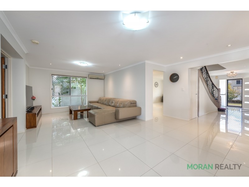 10 Arbuthnot Parade, Benowa Waters QLD 4217