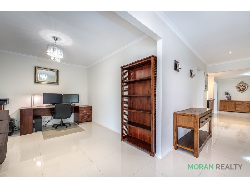 10 Arbuthnot Parade, Benowa Waters QLD 4217