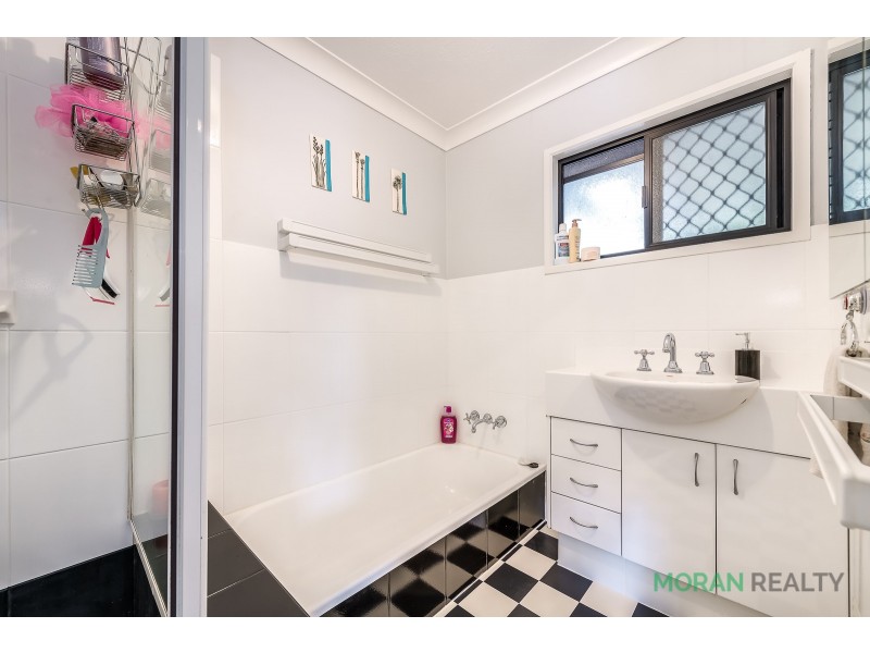 54 Mitchell Avenue, Molendinar QLD 4214