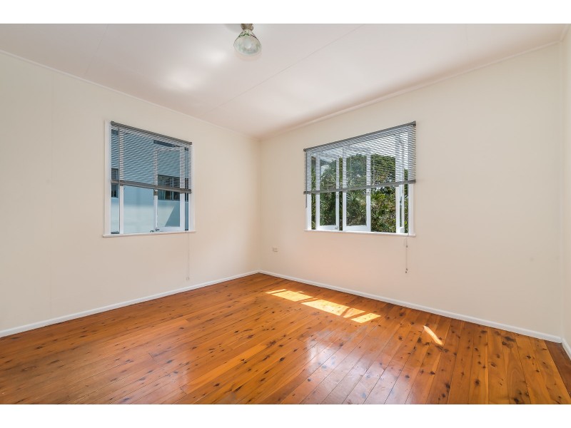 28 Proud Street, Labrador QLD 4215