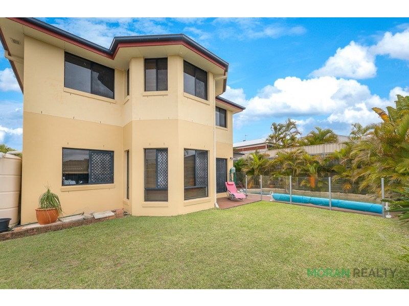124 Crestwood Drive, Molendinar QLD 4214