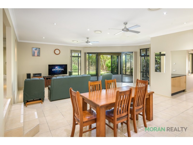5 Eastbourne Chase, Arundel QLD 4214