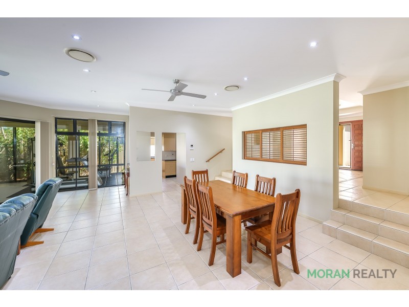 5 Eastbourne Chase, Arundel QLD 4214