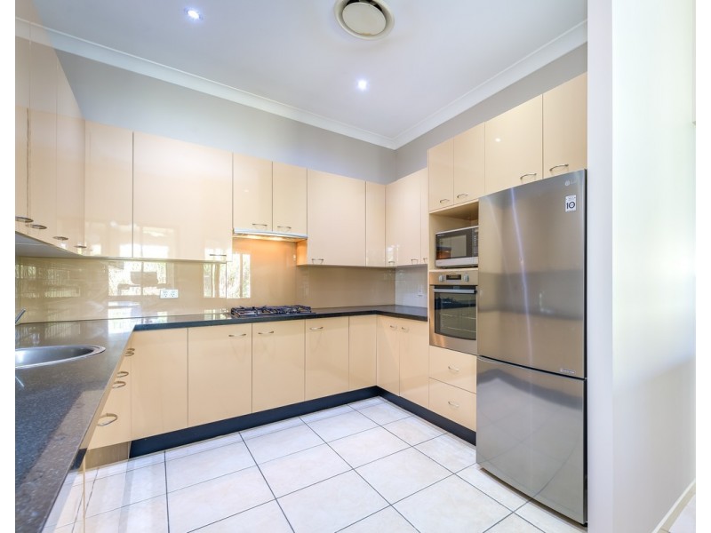 5 Eastbourne Chase, Arundel QLD 4214