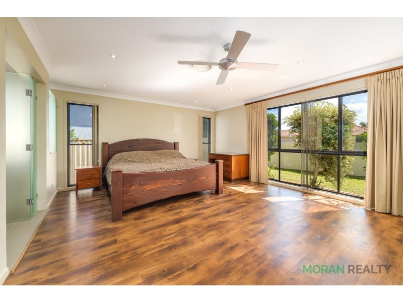 5 Eastbourne Chase, Arundel QLD 4214