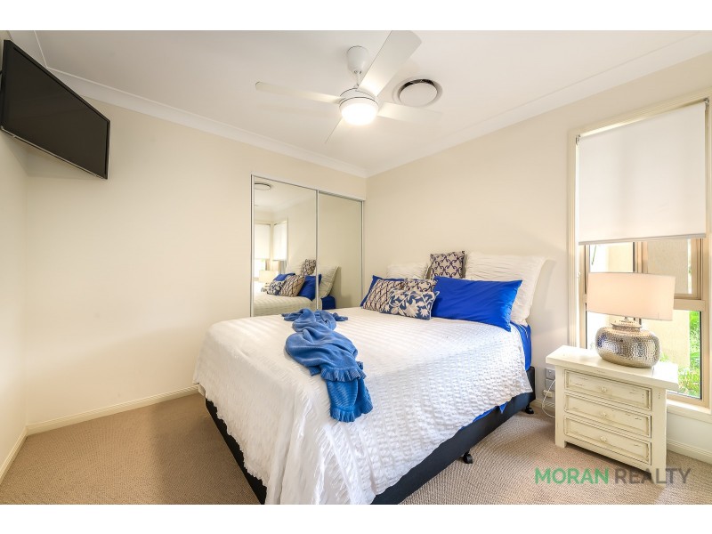 40 Desert Falls Crescent, Parkwood QLD 4214