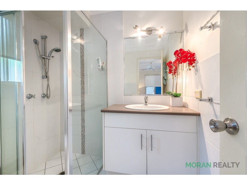 40 Desert Falls Crescent, Parkwood QLD 4214