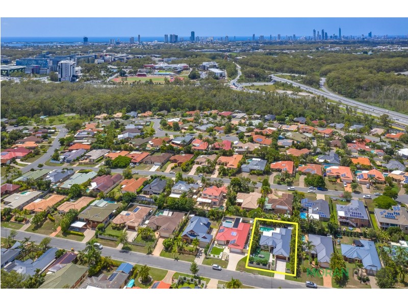 40 Desert Falls Crescent, Parkwood QLD 4214