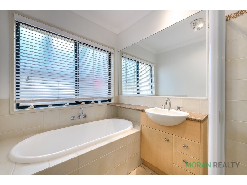69 Coachwood Drive, Molendinar QLD 4214