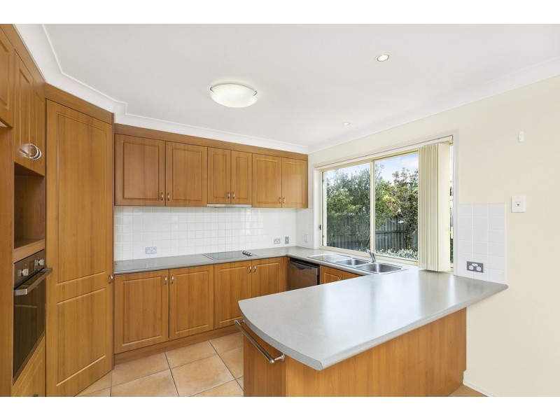10 RIMU PLACE, Molendinar QLD 4214