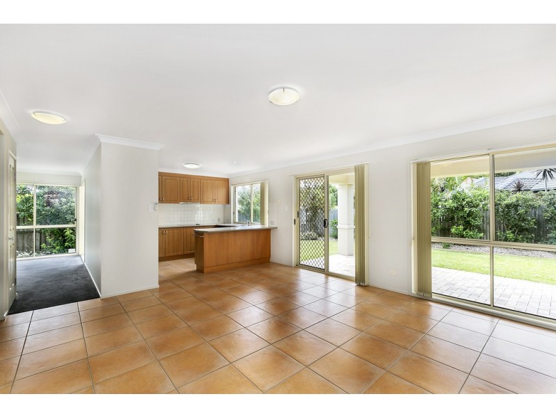 10 RIMU PLACE, Molendinar QLD 4214