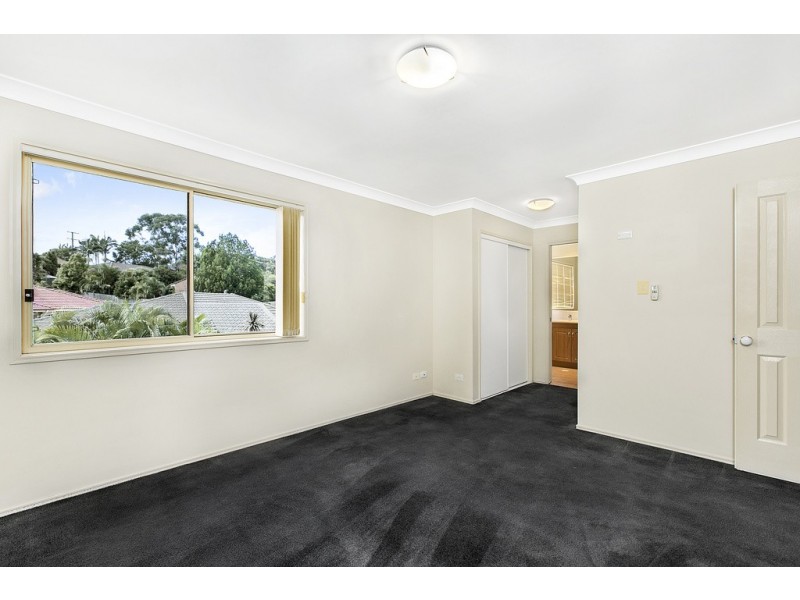 10 RIMU PLACE, Molendinar QLD 4214