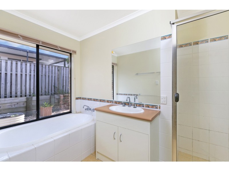 12 Brookland Court, Molendinar QLD 4214