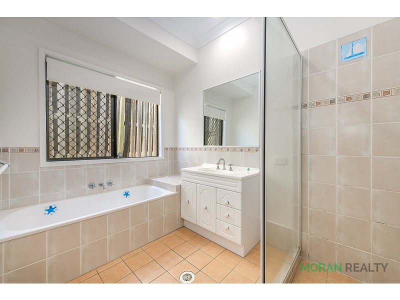 18 Bergamo Drive, Varsity Lakes QLD 4227