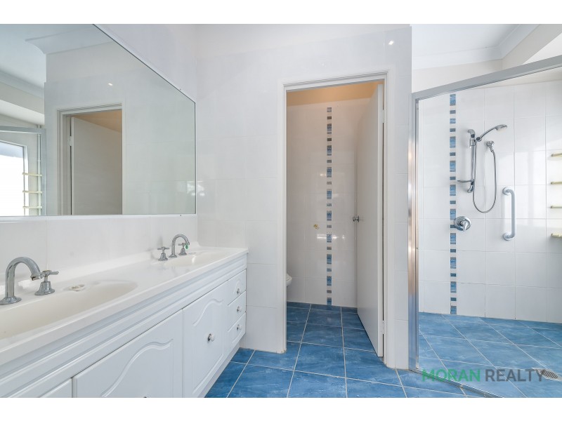 18 Bergamo Drive, Varsity Lakes QLD 4227