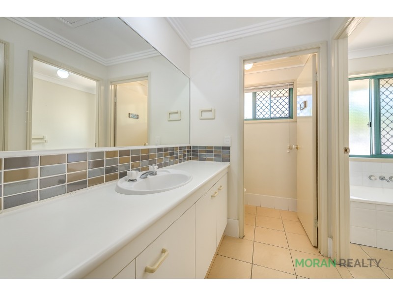 8 Lakewood Court, Parkwood QLD 4214