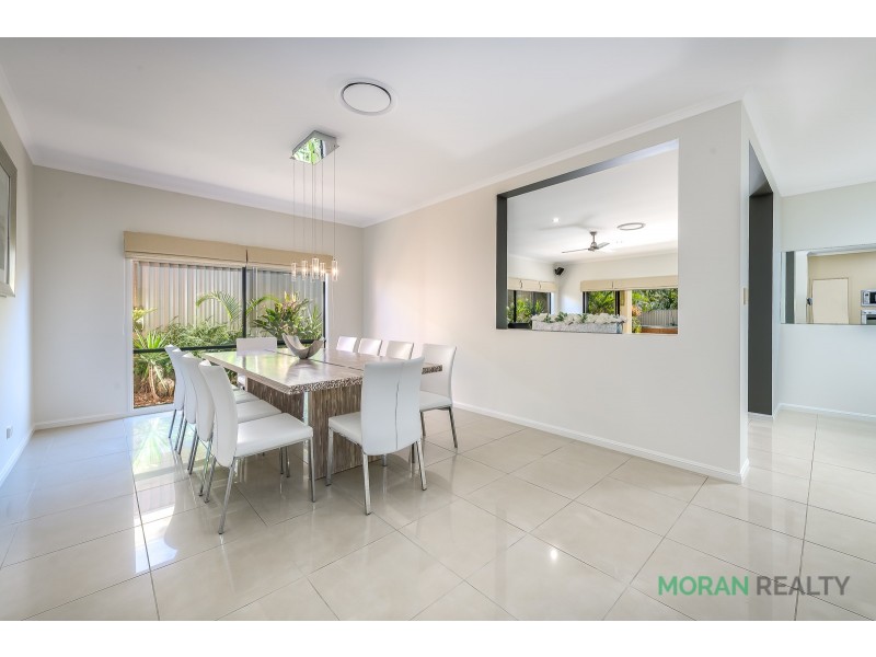 116 Crestwood Drive, Molendinar QLD 4214