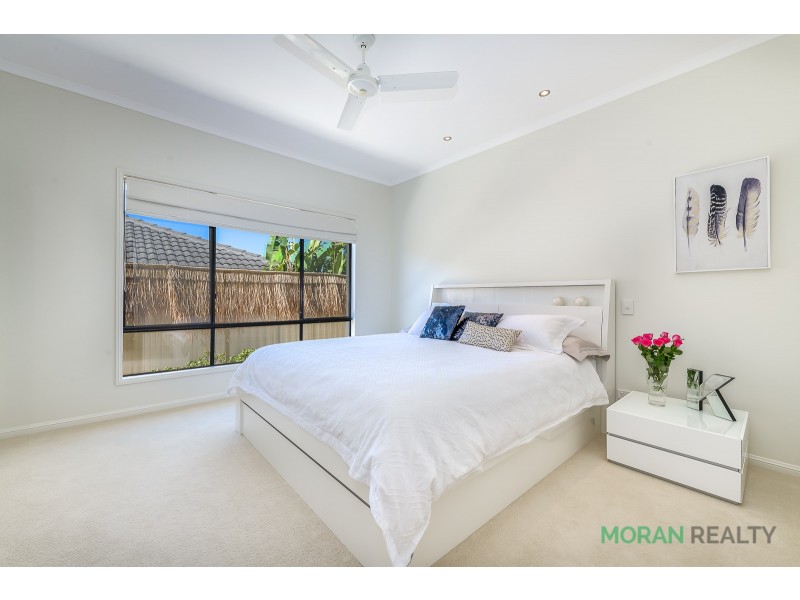 116 Crestwood Drive, Molendinar QLD 4214