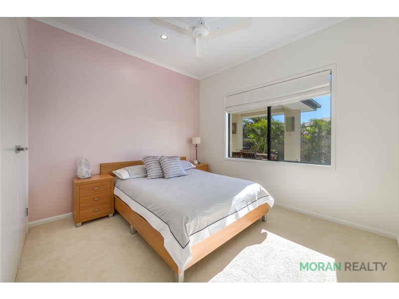 116 Crestwood Drive, Molendinar QLD 4214