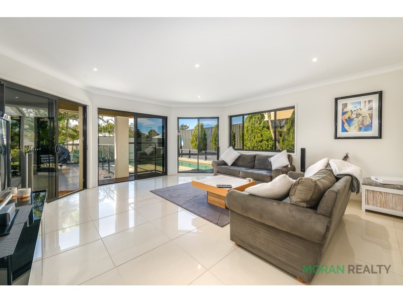 2 Whitewood Place, Molendinar QLD 4214