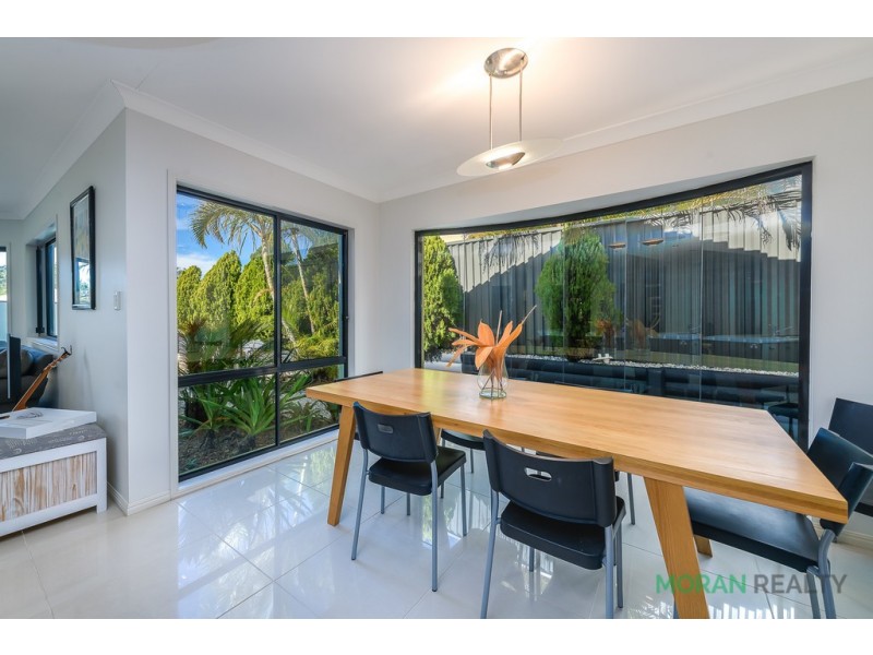 2 Whitewood Place, Molendinar QLD 4214