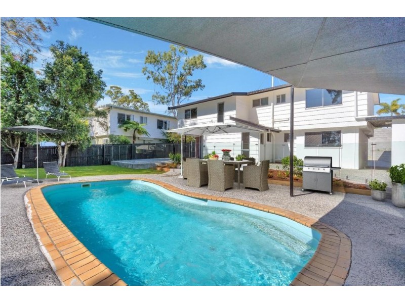 4 Lachlan Avenue, Molendinar QLD 4214