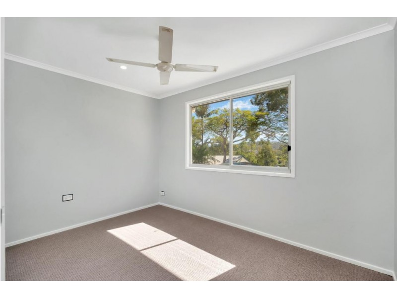 4 Lachlan Avenue, Molendinar QLD 4214