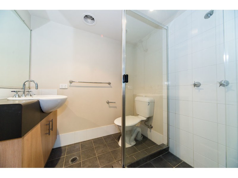 15/46 Lenneberg Street, Southport QLD 4215