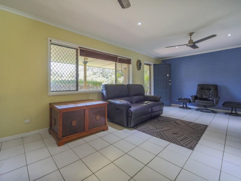 2 Dampier Court, Molendinar QLD 4214