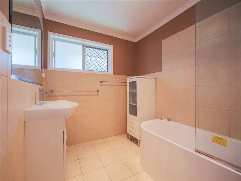 2 Dampier Court, Molendinar QLD 4214