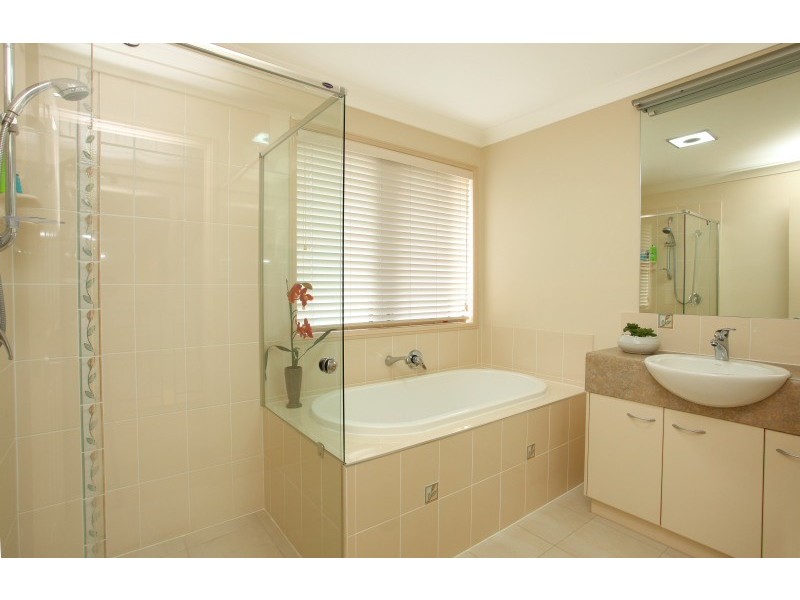 37 Highcrest Circuit, Molendinar QLD 4214