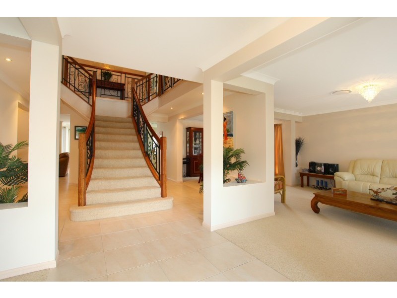 37 Highcrest Circuit, Molendinar QLD 4214