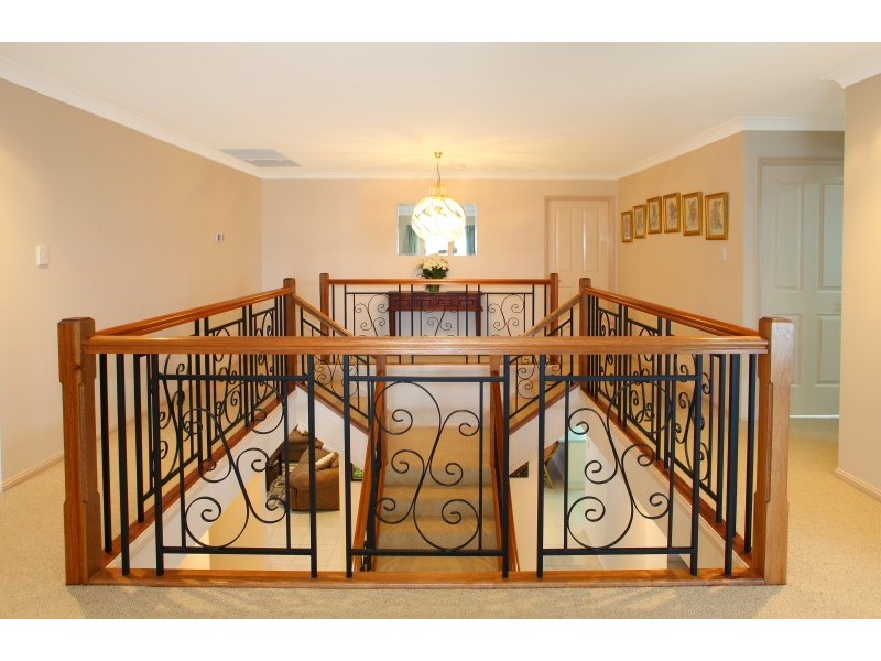 37 Highcrest Circuit, Molendinar QLD 4214