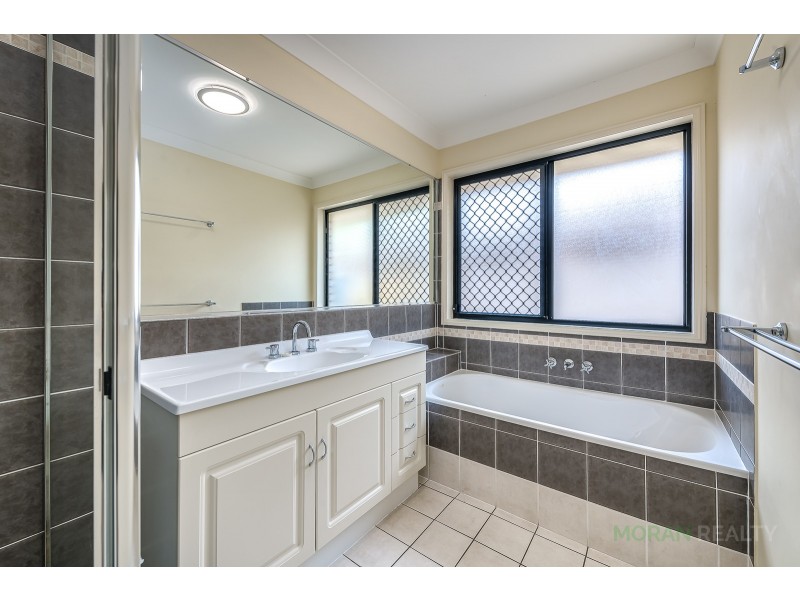 46 Dellwood Circuit, Molendinar QLD 4214